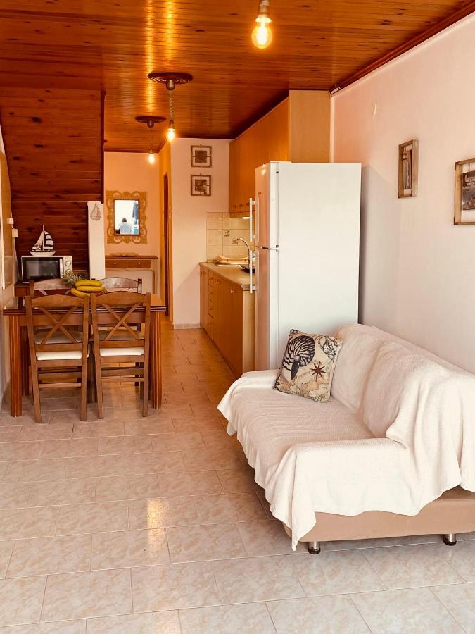 Erginas Boat House Apartment Plaka  Ngoại thất bức ảnh